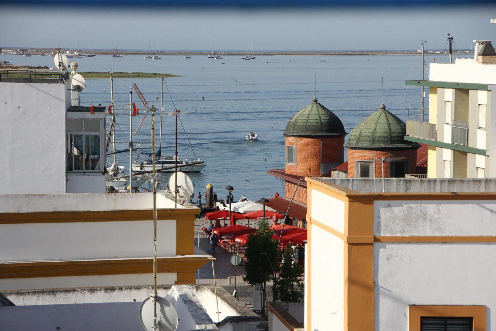 Al - Alojamento Local Pension Bicuar Hotel Olhão Kültér fotó